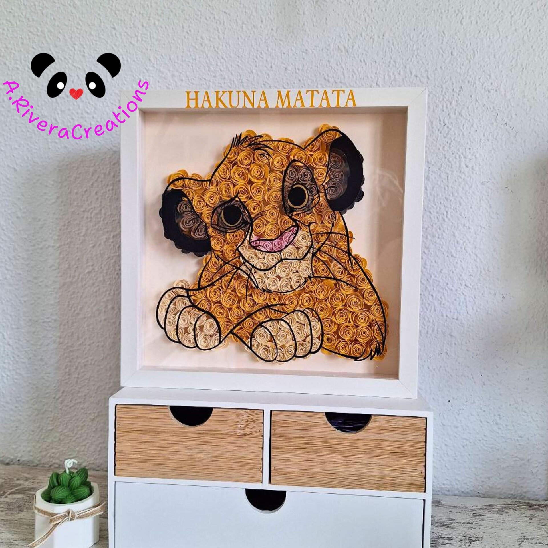 🌺Cuadro SIMBA Hakuna Matata en Quilling – Decoración hecha a mano con flores - 2