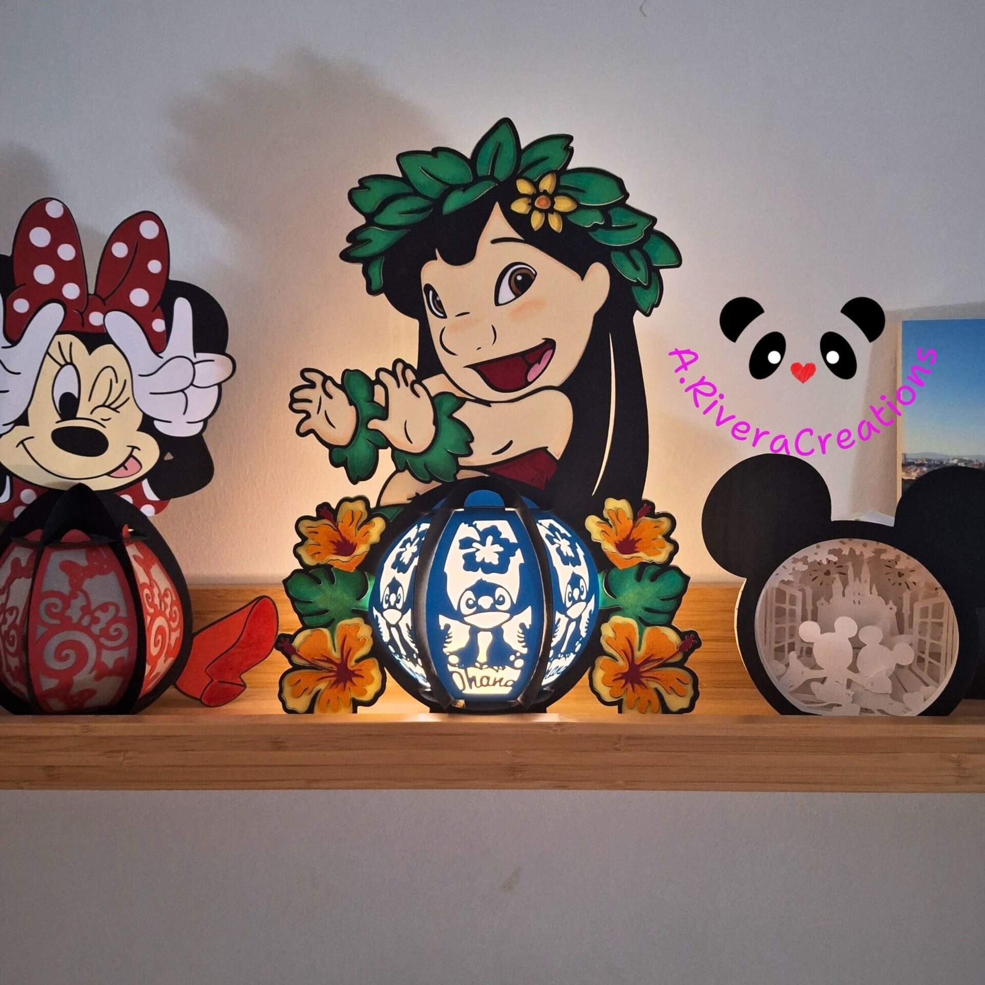 🌺 Lámpara artesanal Lilo & Stitch  con diseño hawaiano hecho a mano - 2