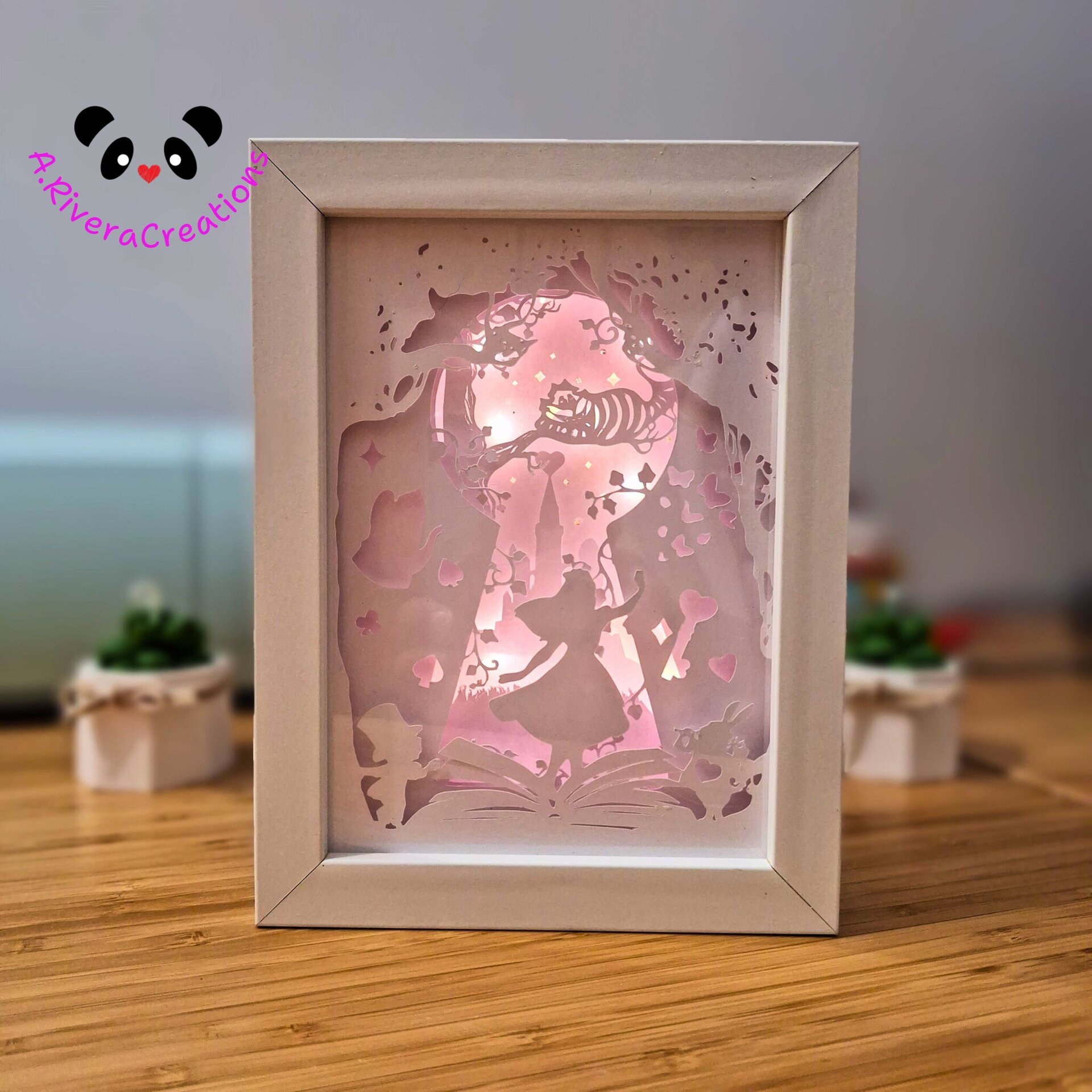 Shadow Box de Alicia en el País de las Maravillas – Cuadro de luz mágico en capa - 4