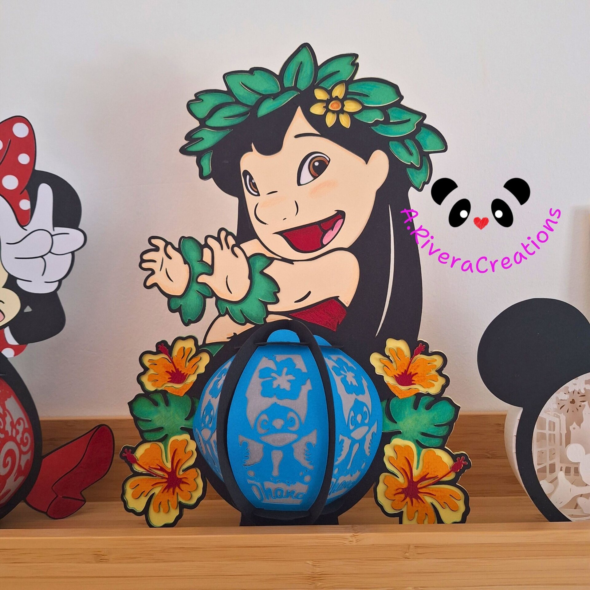 🌺 Lámpara artesanal Lilo & Stitch  con diseño hawaiano hecho a mano - 4