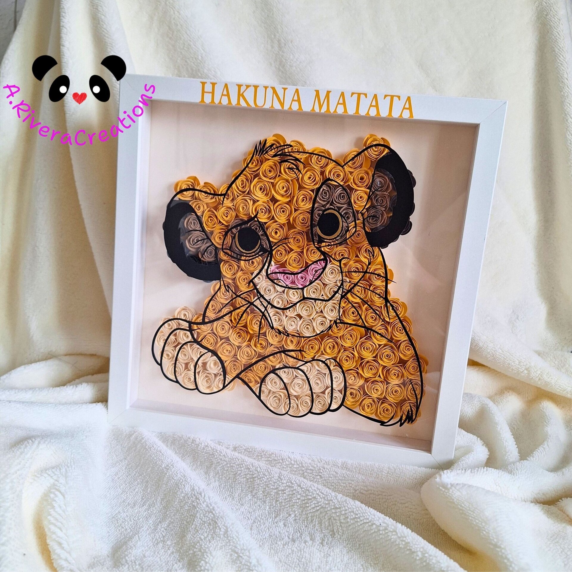 🌺Cuadro SIMBA Hakuna Matata en Quilling – Decoración hecha a mano con flores - 5